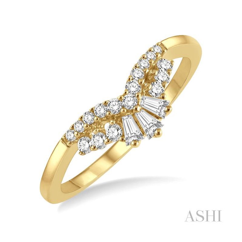 ASHI Chevron Baguette Diamond Wedding Band 30516PPFHYG