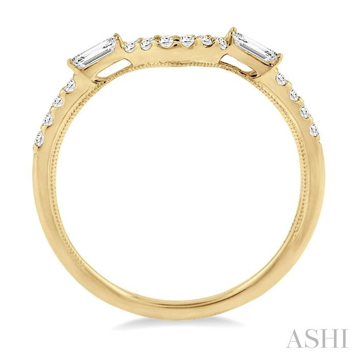 ASHI Chevron Baguette Diamond Wedding Band 31466PPFHYG