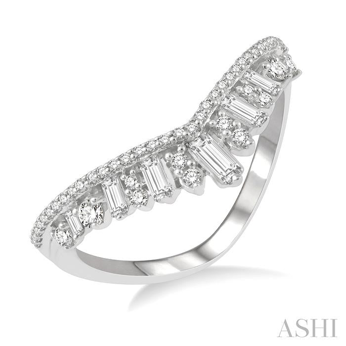 ASHI Chevron Baguette Diamond Fashion Ring 331E3PPFGWG