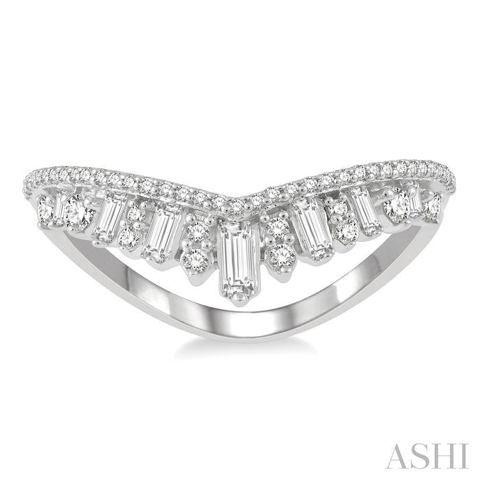 ASHI Chevron Baguette Diamond Fashion Ring 331E3PPFGWG