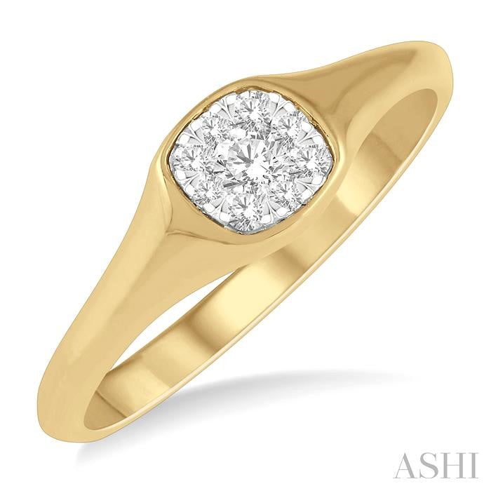 ASHI Cushion Shape Lovebright Essential Diamond Signet Ring 379M8PPFGYW