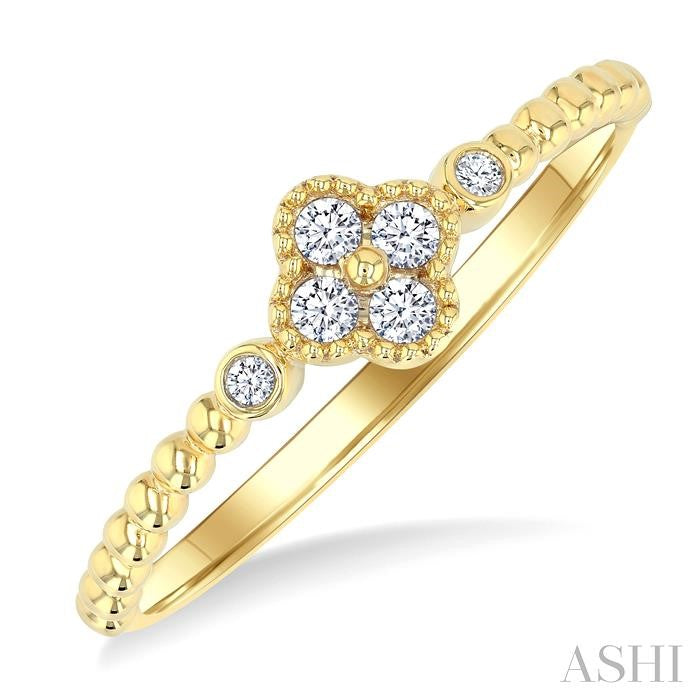 ASHI Bead Clover Petite Diamond Fashion Ring 385M8PPTGYG-CLV