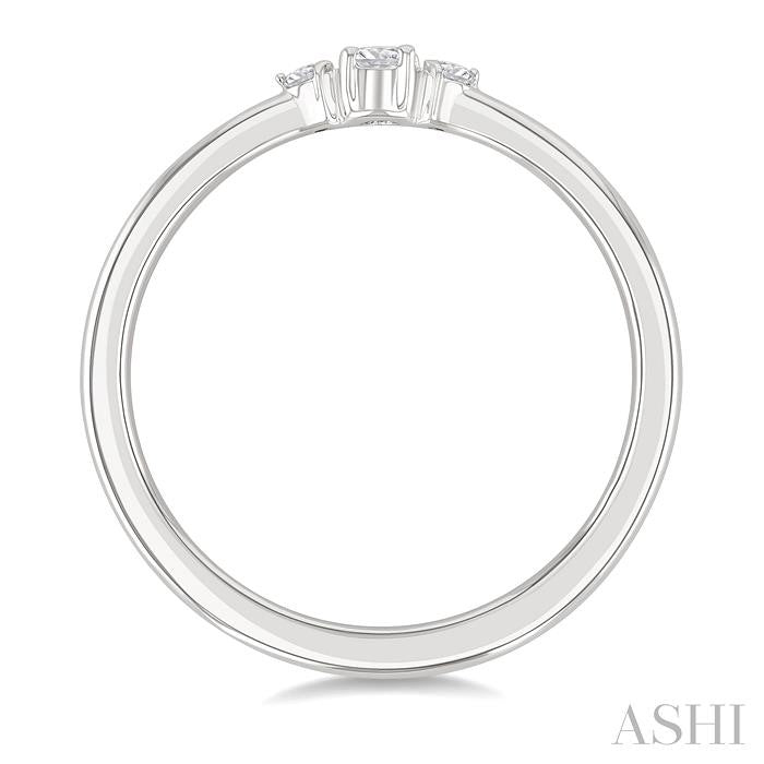ASHI Round Shape 3 Stone Petite Diamond Ring 388P9PPTGWG-RD