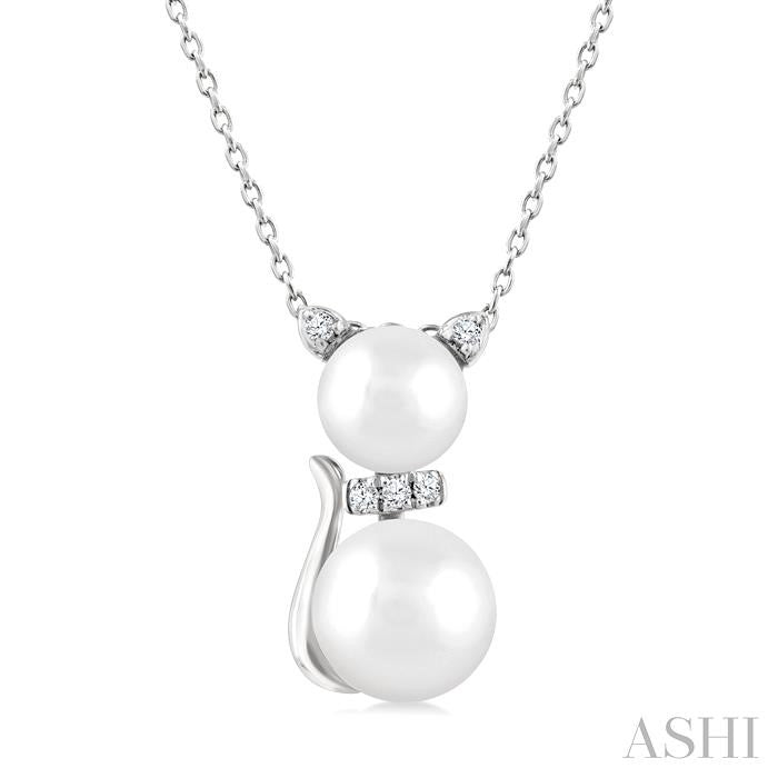 ASHI Cat Pearl & Petite Diamond Fashion Pendant 556C9PPTSPDWPWG