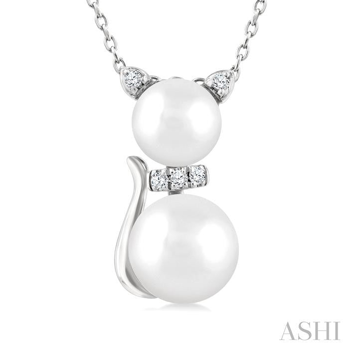 ASHI Cat Pearl & Petite Diamond Fashion Pendant 556C9PPTSPDWPWG