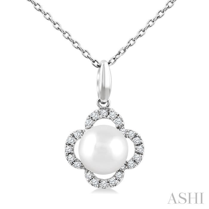 ASHI Clover Pearl & Petite Diamond Pendant 559B8PPTSPDWPWG