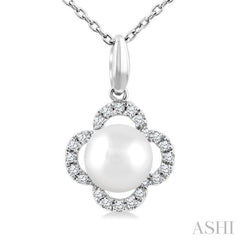 ASHI Clover Pearl & Petite Diamond Pendant 559B8PPTSPDWPWG