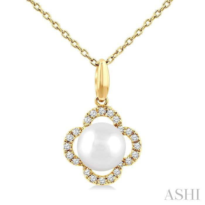 ASHI Clover Pearl & Petite Diamond Pendant 559B8PPTSPDWPYG