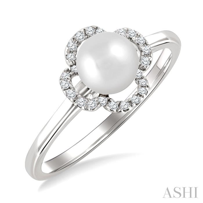 ASHI Clover Pearl & Petite Diamond Ring 559B8PPTSWPWG