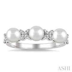 ASHI Pearl & Diamond Floral Fashion Band 563B8PPFGWPWG