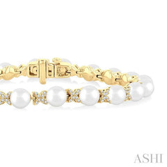 ASHI Pearl & Diamond Floral Fashion Bracelet 563BHPPFGWPYG