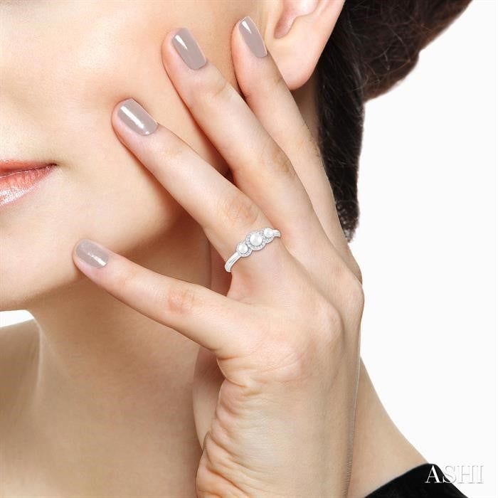 ASHI Round Shape Past Present & Future Pearl & Halo Diamond Ring 56498PPFGWPWG