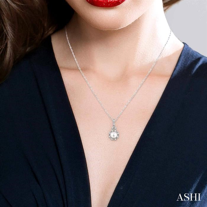ASHI Pearl & Halo Diamond Fashion Pendant 56658PPFSPDWG