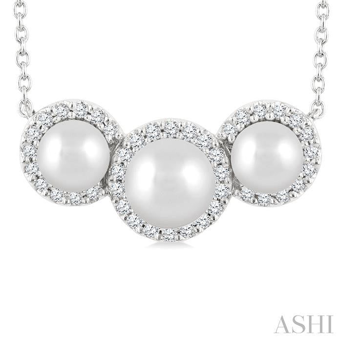 ASHI Pearl & Halo Diamond Fashion Pendant 568A8PPFGPDWPWG