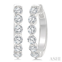 ASHI Diamond Hoop Earrings 620H0PPFGERWG-1.5