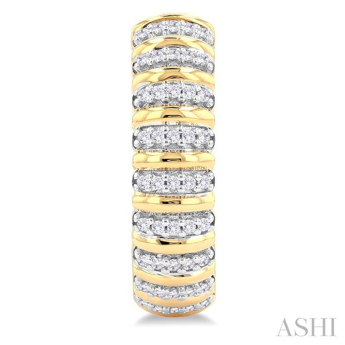 ASHI Ribbed Diamond Half Hoop Earrings 622F6PPFGERYG