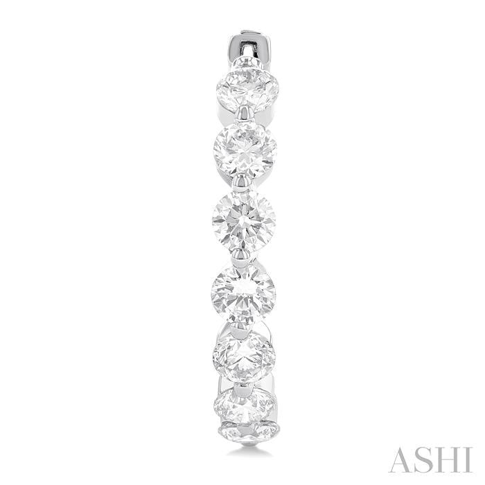 ASHI Inside-Out Diamond Round Hoop Earrings 626D0PPFGERWG-5.00