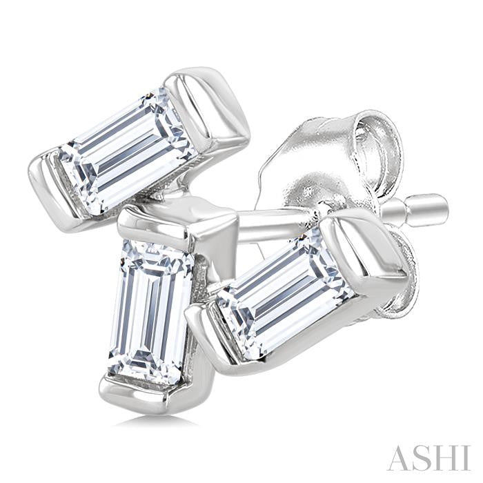 ASHI Scatter Baguette Petite Diamond Fashion Earrings 626J7PPTGERWG