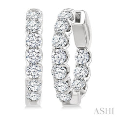 ASHI Inside-Out Diamond Round Hoop Earrings 628E0PPFHERWG-2.00