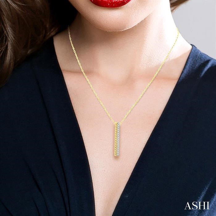 ASHI Vertical Bar Diamond Pendant 629B8PPFHPDYG