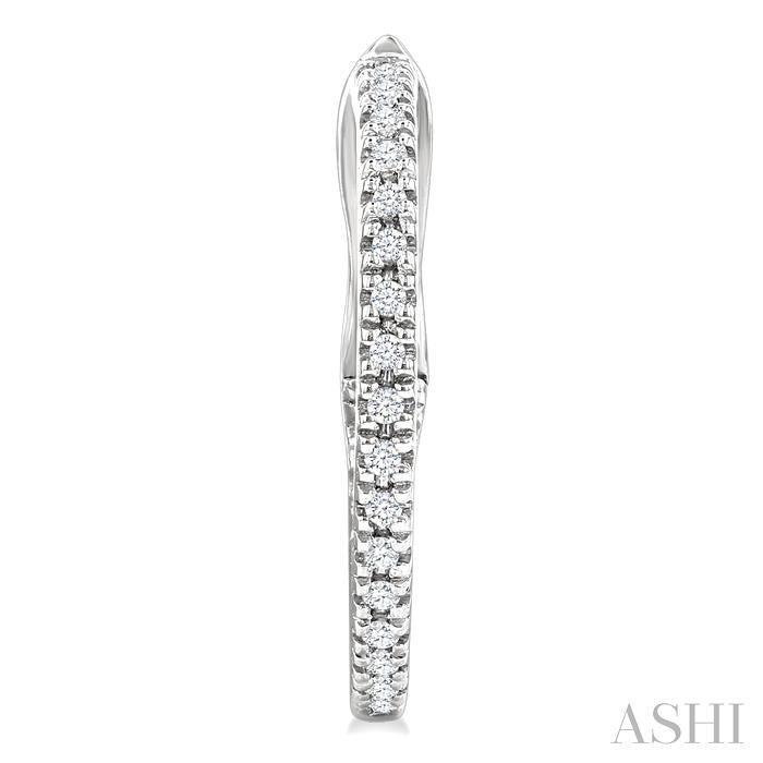 ASHI Inside-Out Diamond Skinny Hoop Earrings 638E8PPTSERWG