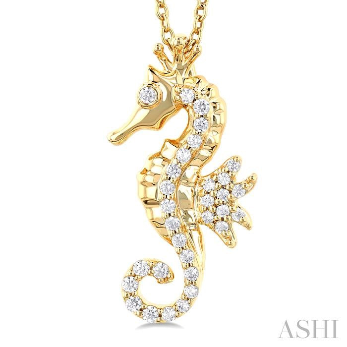 ASHI Seahorse Petite Diamond Fashion Pendant 643S8PPTSPDYG