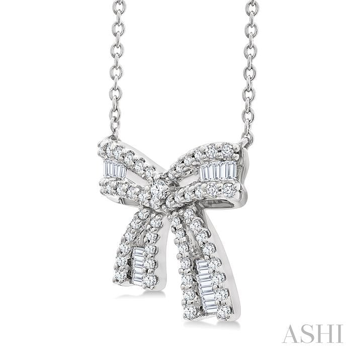 ASHI Bow Petite Diamond Fashion Pendant 646W5PPFGPDWG