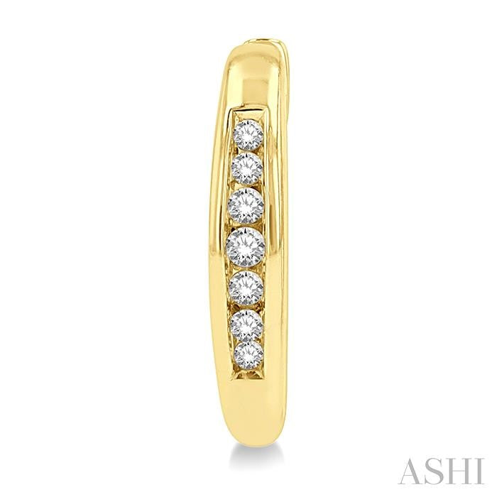 ASHI Petite Diamond Huggie Fashion Earrings 662V8PPTSERYG