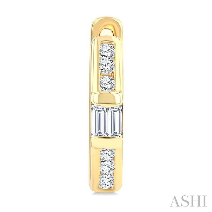 ASHI Petite Diamond Huggie Fashion Earrings 673X7PPTGERYG