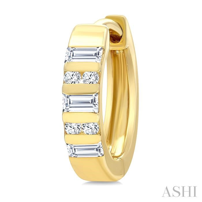 ASHI Bar Petite Diamond Huggie Fashion Earrings 674X6PPTGERYG