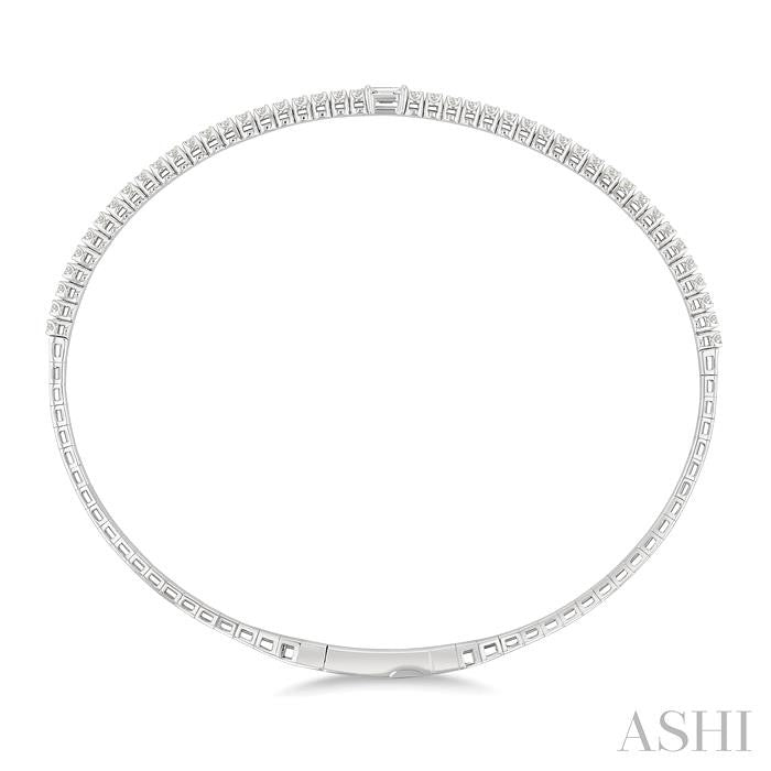 ASHI Diamond Halfway Baguette Center Flex Bangle 704W3PPFGWG