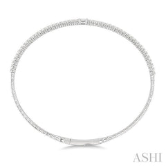 ASHI Diamond Halfway Baguette Center Flex Bangle 704W3PPFGWG