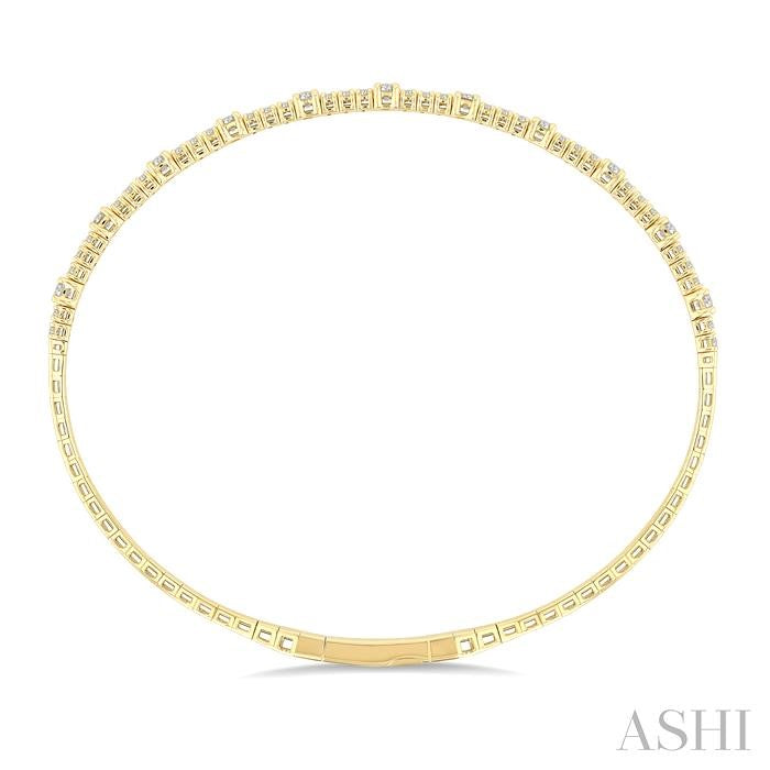 ASHI Halfway Diamond Prong-Set Flex Bangle 707W1PPFGYG
