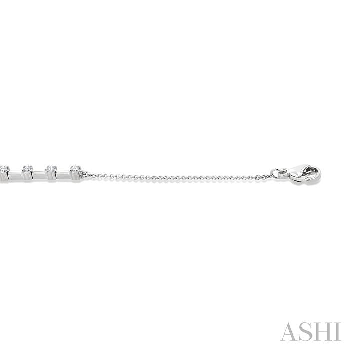 ASHI Floating Diamond Fashion Chain Bracelet 720AQPPTGWG