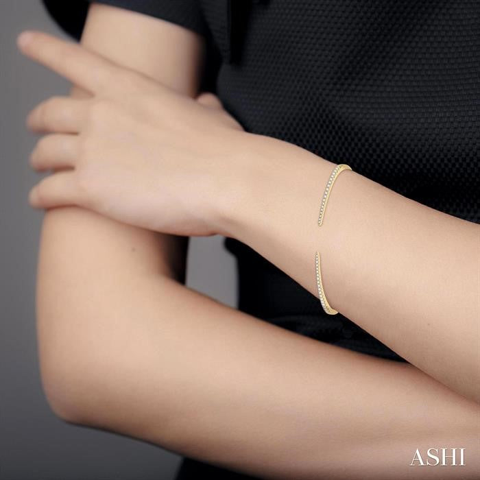ASHI Claw Cuff Diamond Open Bangle 796D3PPFGYG
