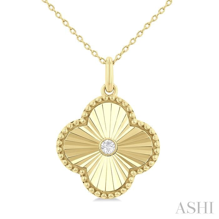 ASHI Clover Fluted Medallion Diamond Fashion Pendant 90449PPTGPDYG-CLV