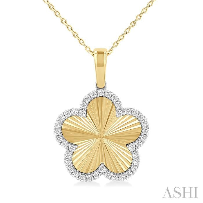ASHI Clover Fluted Diamond Fashion Pendant 90476PPFGPDYW-CLV5