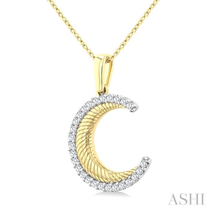ASHI Fluted Crescent Moon Diamond Fashion Pendant 921F7PPTGPDYG
