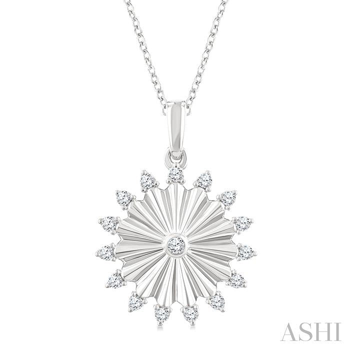 ASHI Circle Fluted Diamond Fashion Pendant 923G7PPTGPDWG-RD