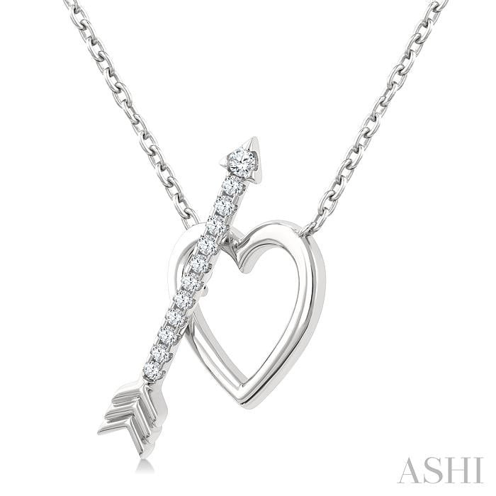 ASHI Heart Toggle Diamond Fashion Necklace 982Y0PPTGNKWG