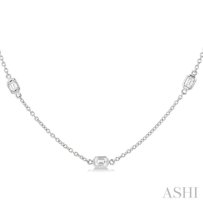 ASHI Emerald Shape Diamond Station Necklace 990A1PPFGNKWG-OC