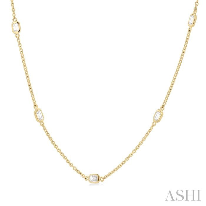 ASHI Emerald Shape Diamond Station Necklace 990A1PPFGNKYG-OC