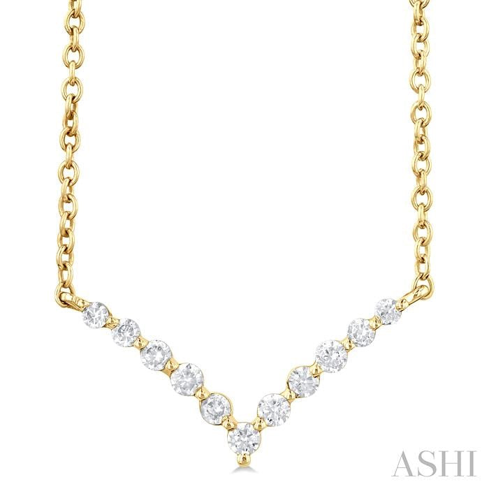 ASHI Chevron Petite Diamond Fashion Necklace 996J0PPTGNKYG