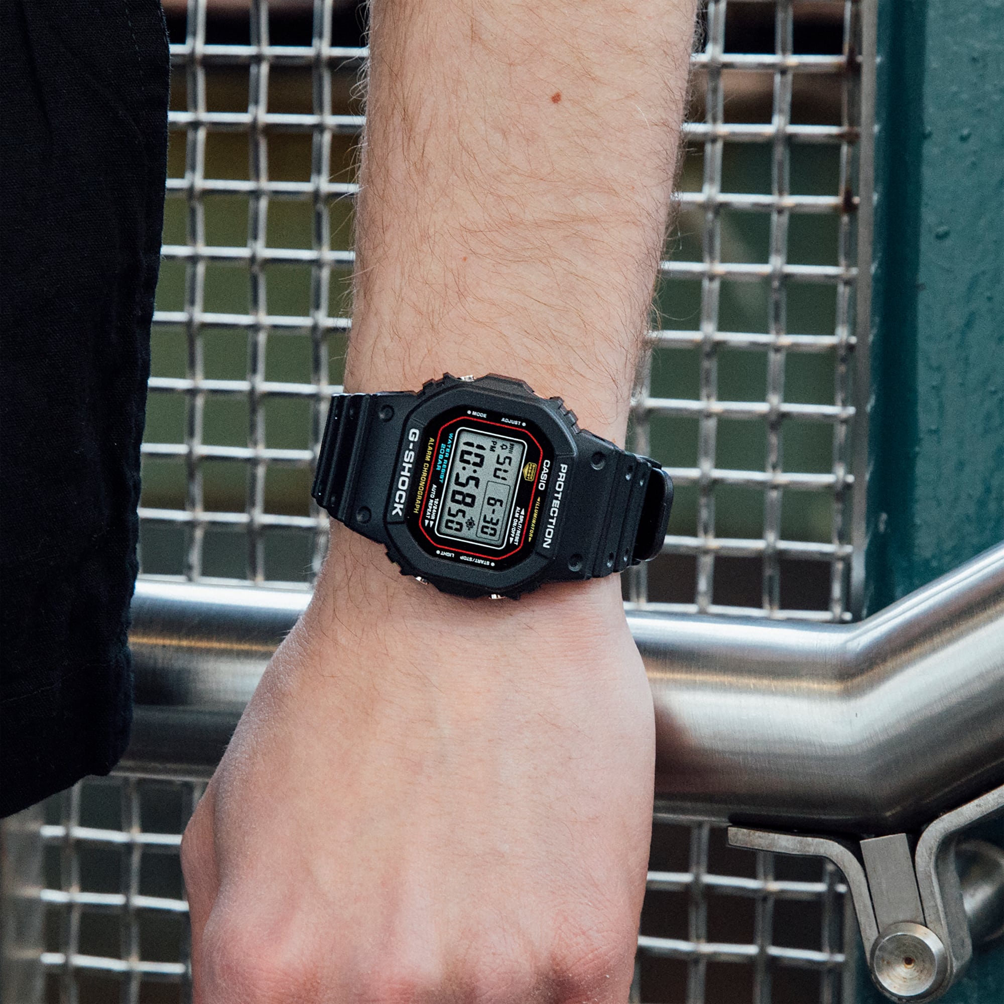 g-shock-5600-series-dw5600rl-1