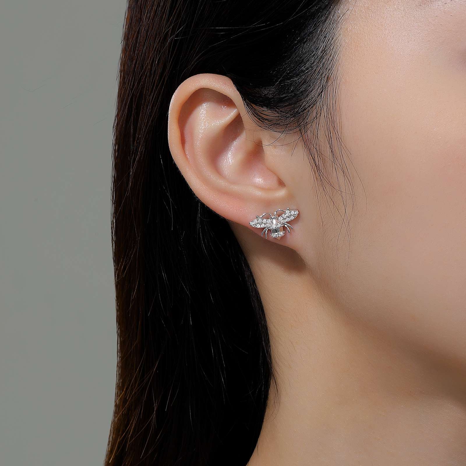 busy-bee-stud-earrings