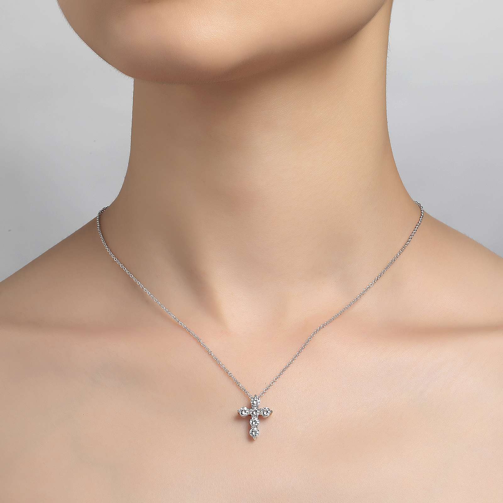 LAFONN 1.02 CTW Cross Pendant Necklace P0224CLG20