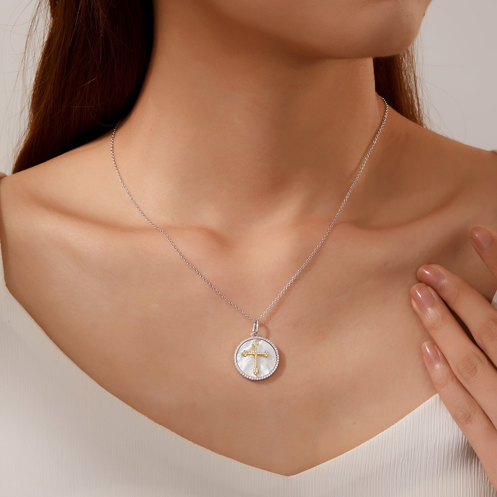 LAFONN Cross on Mother of Pearl Disc Necklace P0284PLT20