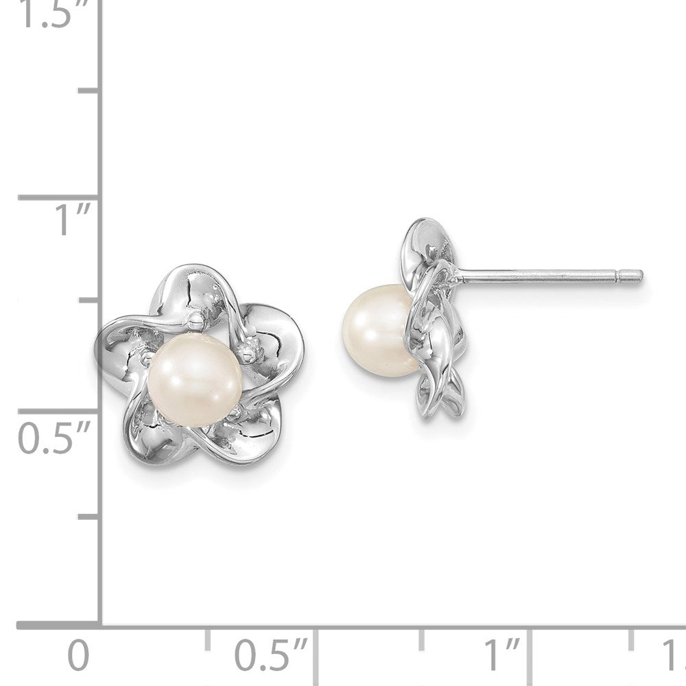 QBE31JUN Sterling Silver Rhodium-plated Floral FWC Pearl Post Earrings