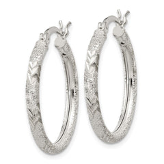 QE11521 Sterling Silver 2.5mm Diamond-cut Laser-cut Hinged Hoop Earrings