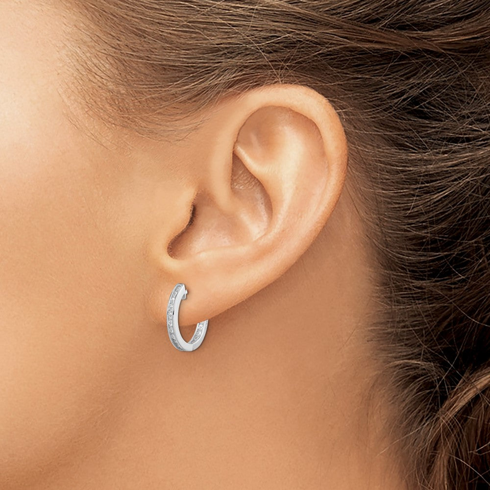 QE12278 Sterling Silver Rhodium-plated In/Out Pav������������������ Hinged Hoop Earrings